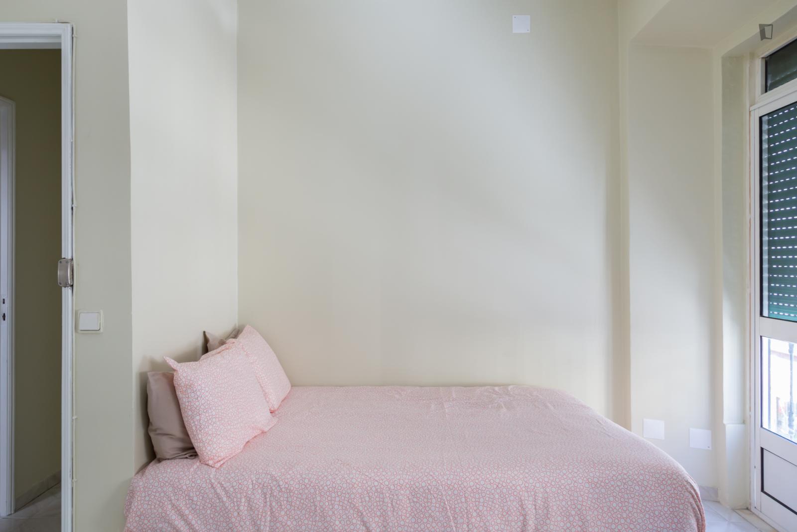  First-Class Double Bedroom Close To Arroios Metro Station  -  First-class double bedroom close to Arroios metro station  - Gallery -  1