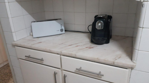 Comfy single bedroom in a 6-bedroom flat