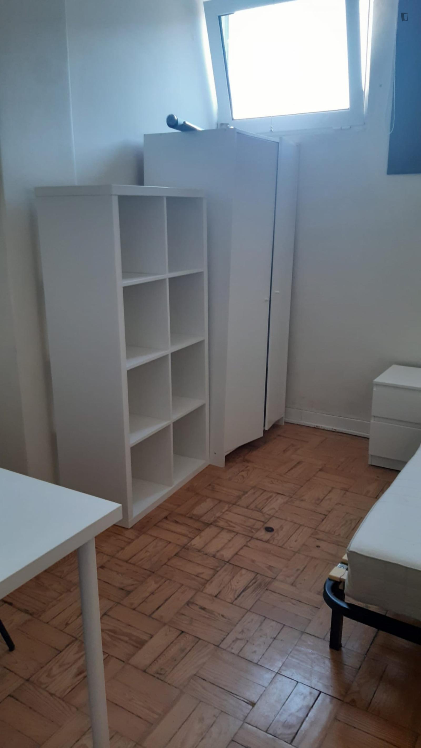Comfy Single Bedroom In A 6-Bedroom Flat - 1
