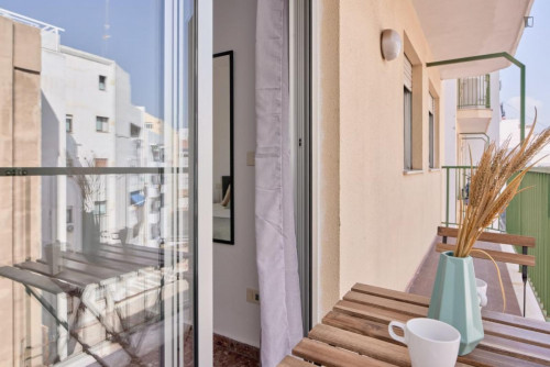 Appealing double bedroom with a balcony, in Benimaclet  - Gallery -  5