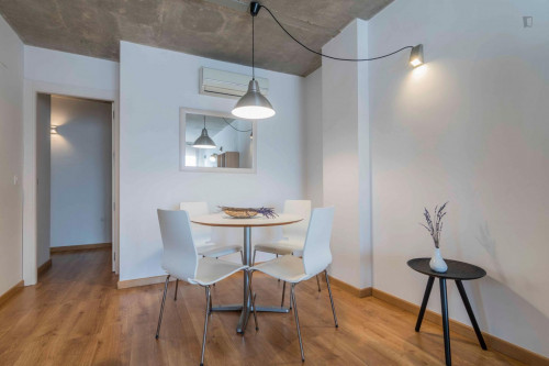 Bright 1-bedroom apartment near Iglesia de San Antón