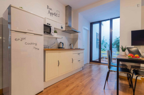 Bright 1-bedroom apartment near Plaza de Gracia