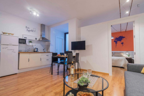 Bright 1-bedroom apartment near Plaza de Gracia