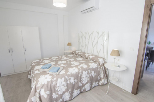 Modern 2-bedroom apartment near Catedral de Granada