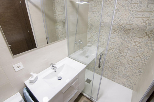 Modern 2-bedroom apartment near Catedral de Granada  - Gallery -  5