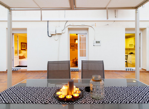 Relaxing double bedroom in Abando