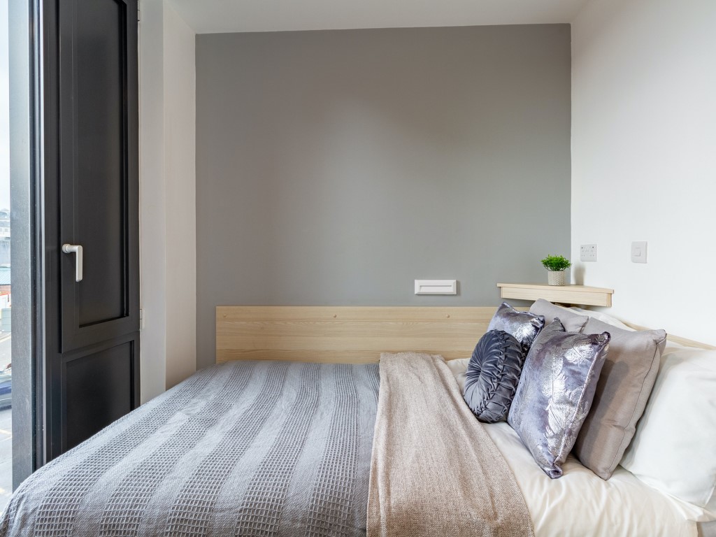 Classic 4 Bed En-Suite - ستريتس فاليدج - Gallery - 1