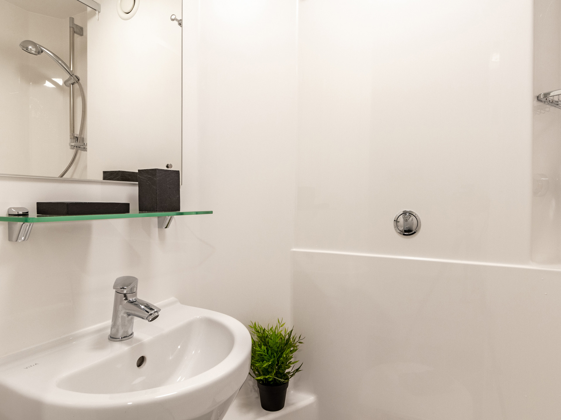  Classic 2 Bed Flat  -  Straits Village  - Gallery -  3