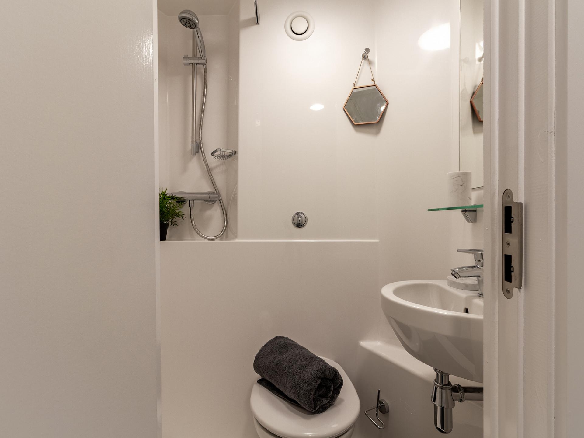 Classic Plus 4 Bed En-Suite - ستريتس فاليدج - Gallery - 4