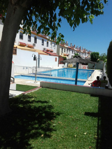 Wide twin bedroom in a great house, in Mairena del Aljarafe