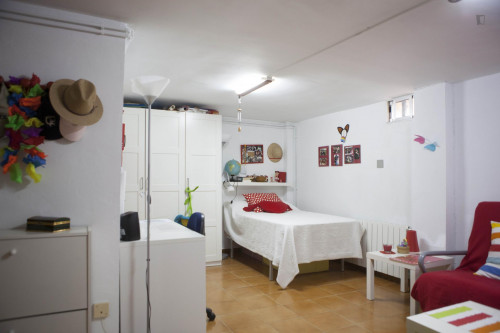 Wide twin bedroom in a great house, in Mairena del Aljarafe - Gallery - 13