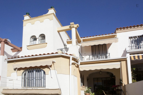 Wide twin bedroom in a great house, in Mairena del Aljarafe - Gallery - 6