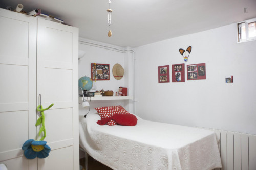 Wide twin bedroom in a great house, in Mairena del Aljarafe - Gallery - 21