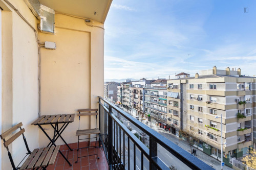 Habitaciones, con terraza exterior. A 50 mts del Mercadona y del Metro - Gallery - 14