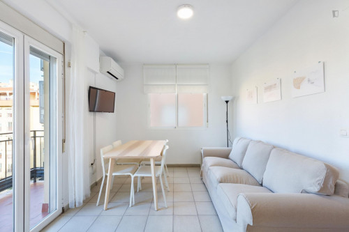 Habitaciones, con terraza exterior. A 50 mts del Mercadona y del Metro - Gallery - 8