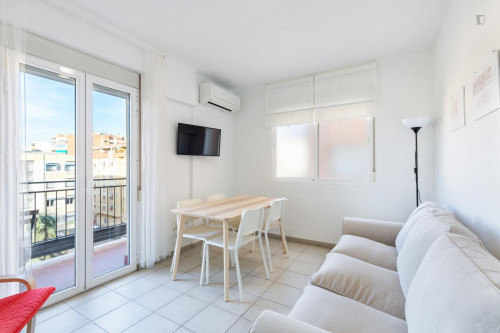 Habitaciones, con terraza exterior. A 50 mts del Mercadona y del Metro - Gallery - 7