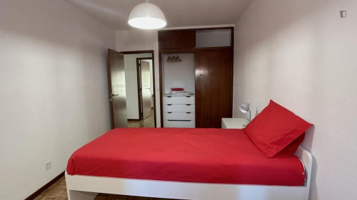 Bright single bedroom next to Telheiras metro station