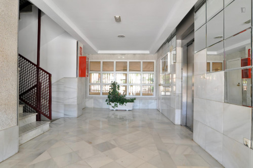 Bright and cosy single bedroom in a 4-bedroom apartment near Universidad Laboral