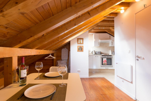 Small and comfy flat in Alfama