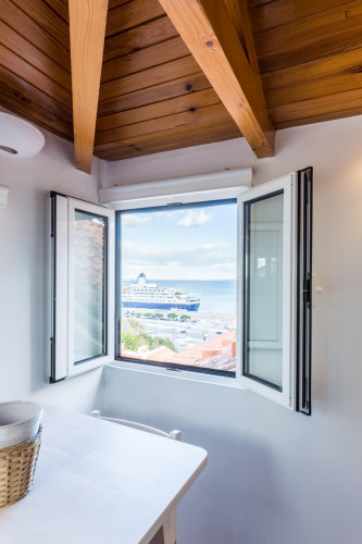 Small and comfy flat in Alfama