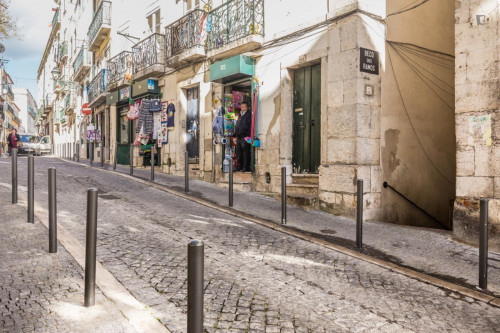 Small and comfy flat in Alfama