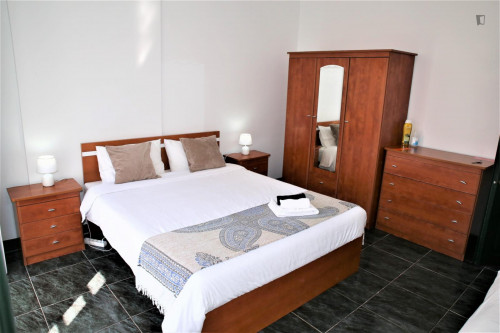 Very nice double bedroom in Penha de França