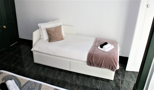 Very nice double bedroom in Penha de França  - Gallery -  5