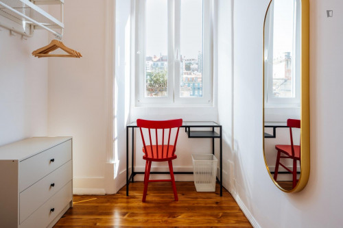 Inviting single bedroom in Arroios