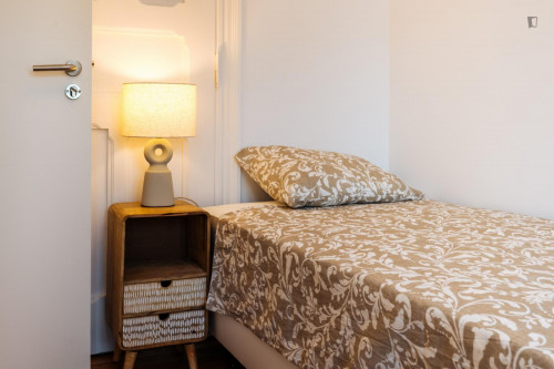 Inviting single bedroom in Arroios