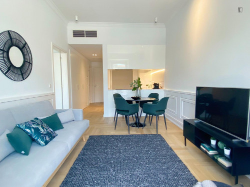 Luxury 1 Bedroom apartment close to Miradouro de São Pedro de Alcântara - Gallery - 16