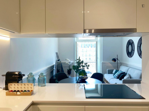 Luxury 1 Bedroom apartment close to Miradouro de São Pedro de Alcântara - Gallery - 5