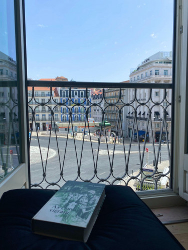 Luxury 1 Bedroom apartment close to Miradouro de São Pedro de Alcântara