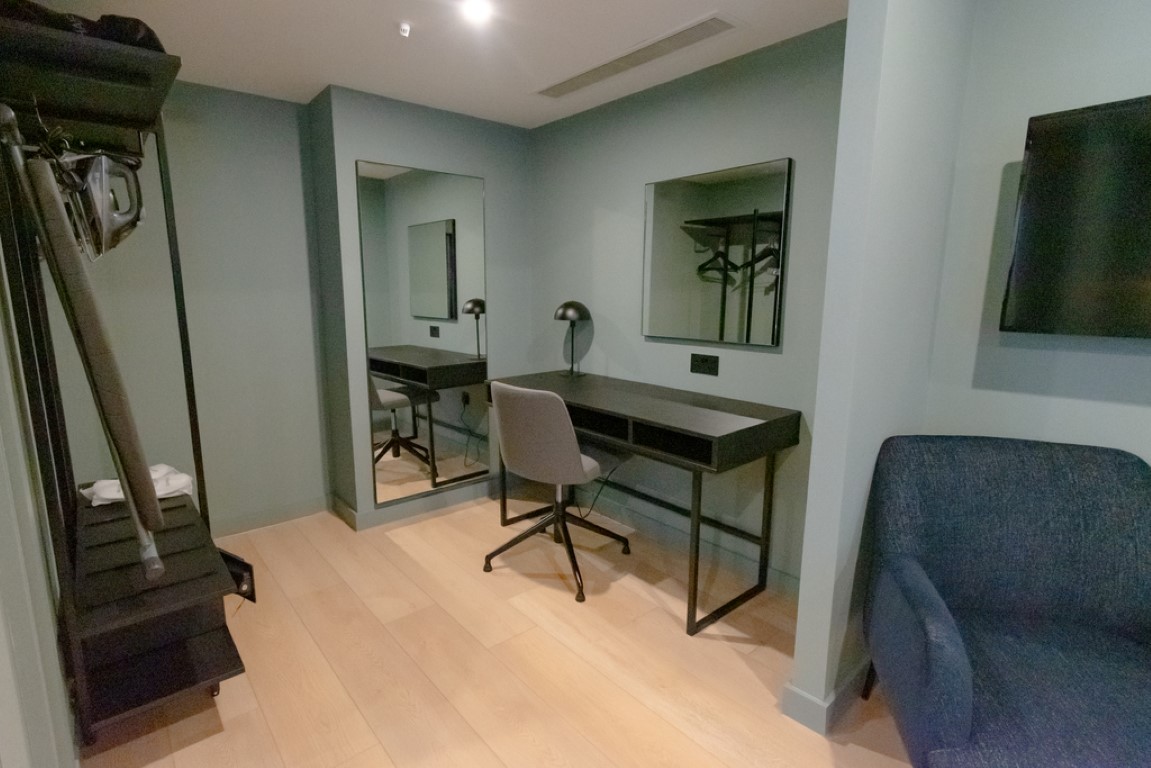  Grand One Bedroom  -  Aparthotel Birmingham  - Gallery -  3
