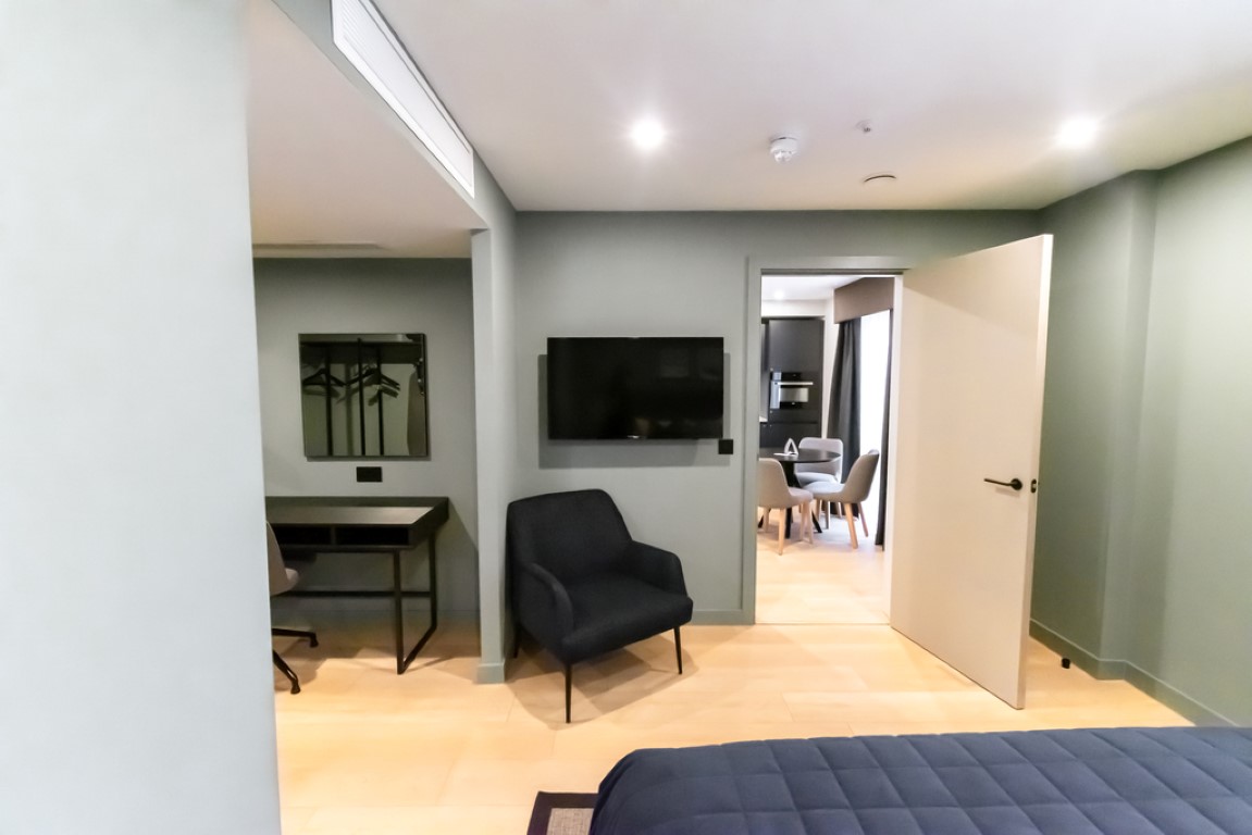  Grand One Bedroom W/Terrace  -  Aparthotel Birmingham  - Gallery -  3