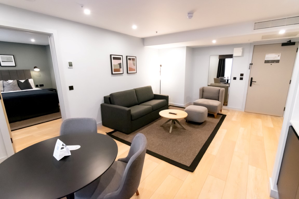  Grand One Bedroom W/Terrace  -  Aparthotel Birmingham  - Gallery -  10