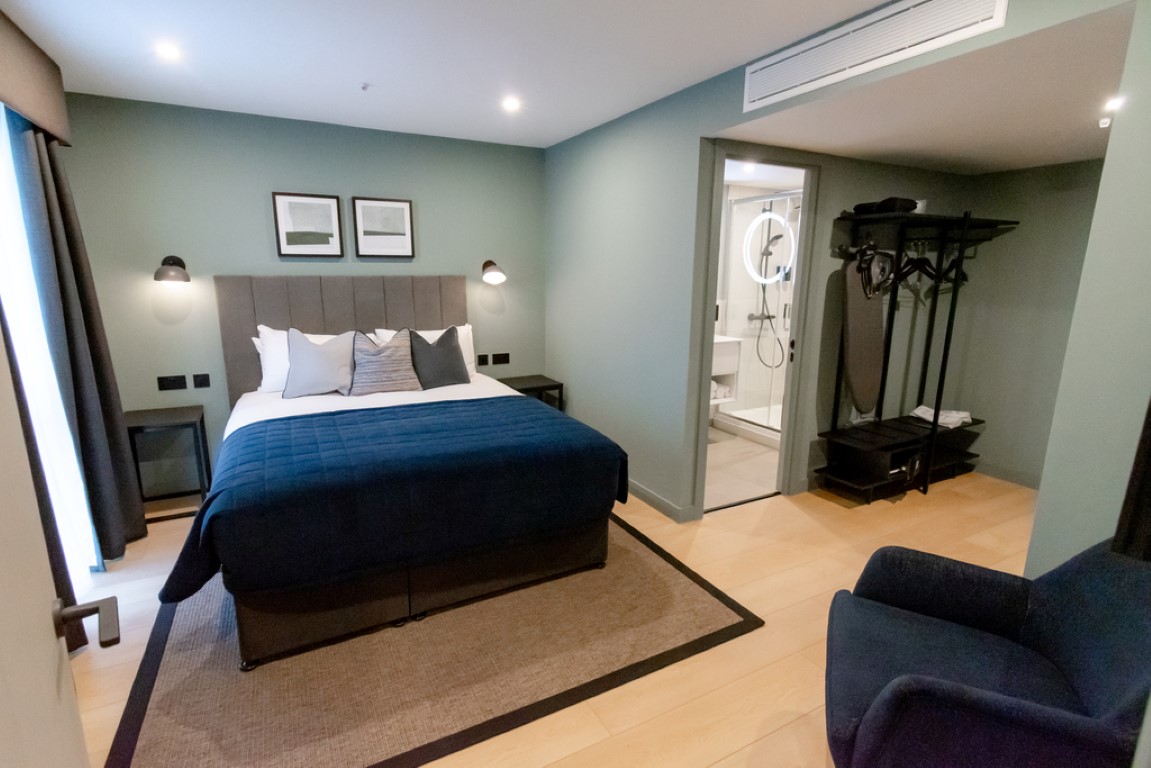  Grand One Bedroom W/Terrace  -  Aparthotel Birmingham  - Gallery -  1