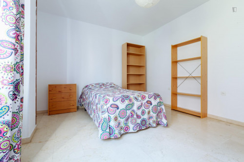 Inviting single bedroom not far from Universidad de Granada - Campus de Fuentenueva