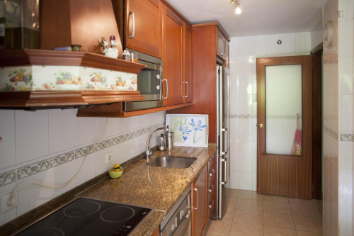 Suitable single bedroom in a 3-bedroom flat, in La Negrilla - Gallery - 9