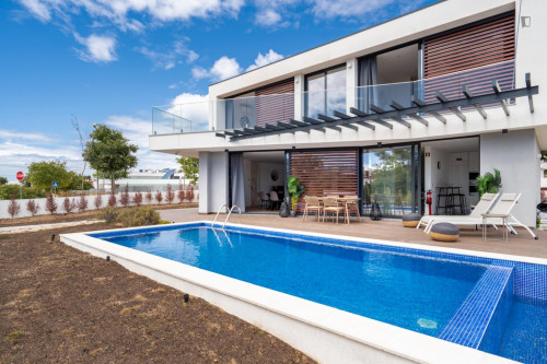 Beautiful 2-bedroom house in Sintra