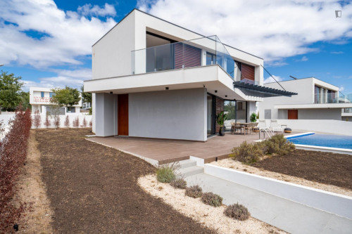 Beautiful 2-bedroom house in Sintra