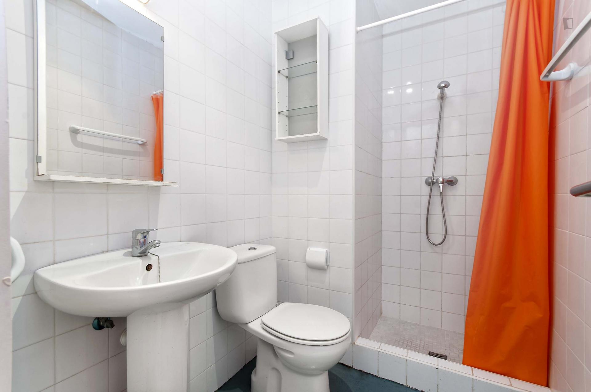 Lovely double bedroom close to Mercado train station