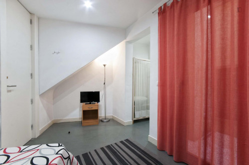 Lovely double bedroom close to Mercado train station  - Gallery -  2