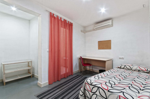 Lovely double bedroom close to Mercado train station  - Gallery -  3
