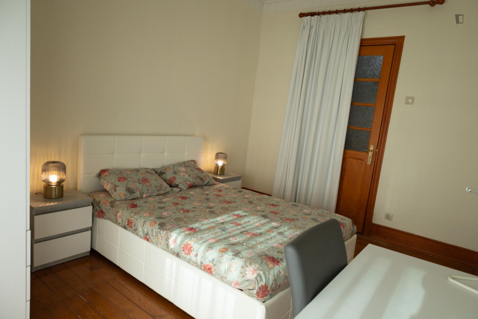 Comfortable Double Bedroom Close To Marquês De Pombal - Comfortable double bedroom close to Marquês de Pombal - Gallery - 1