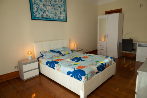 Amazing double bedroom near Avenida da Liberdade