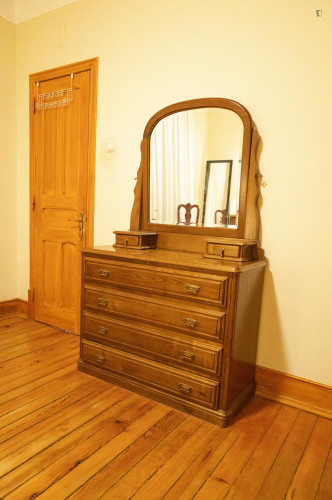 Homely double bedroom near Parque Eduardo VII