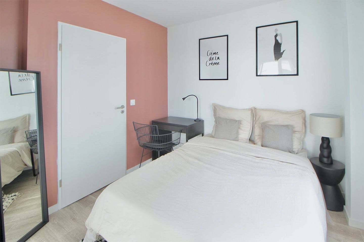 Move Into This Comfortable 10 M² Room - 1