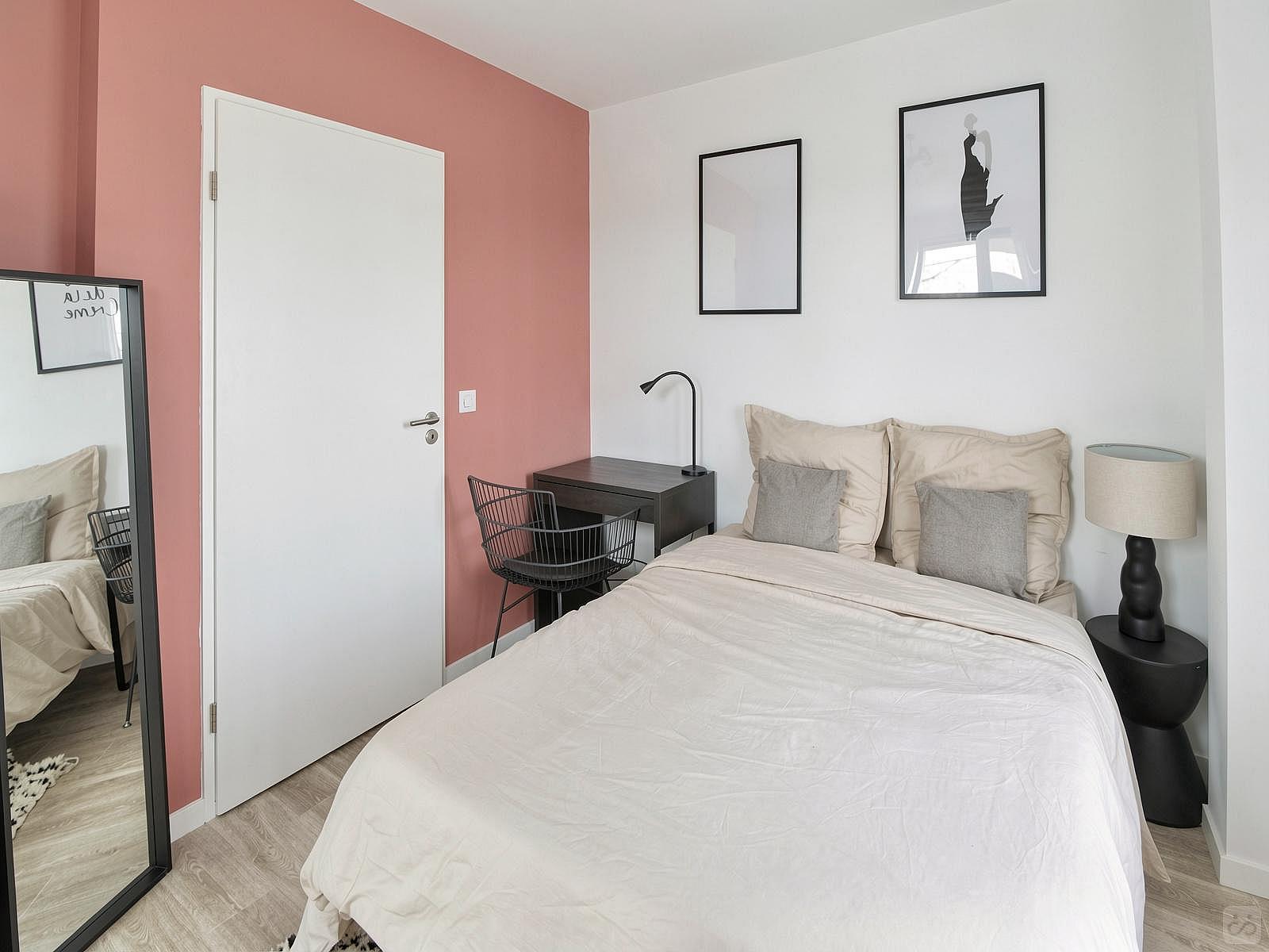 Move Into This Comfortable 10 M² Room - 13