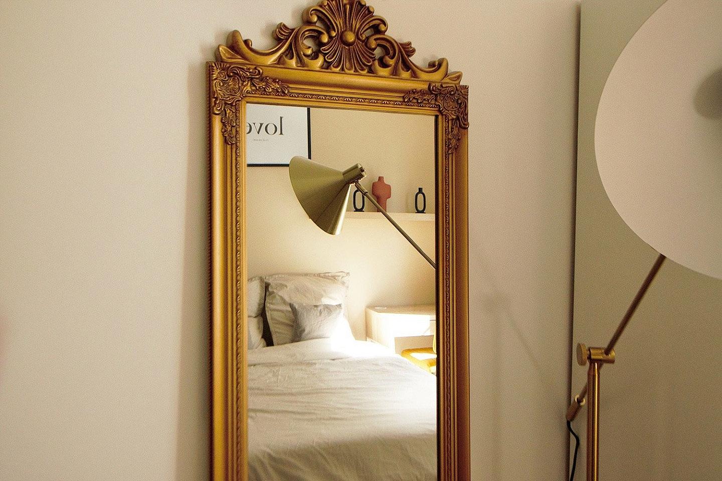 Move Into This Sophisticated 9 M² Room - 12