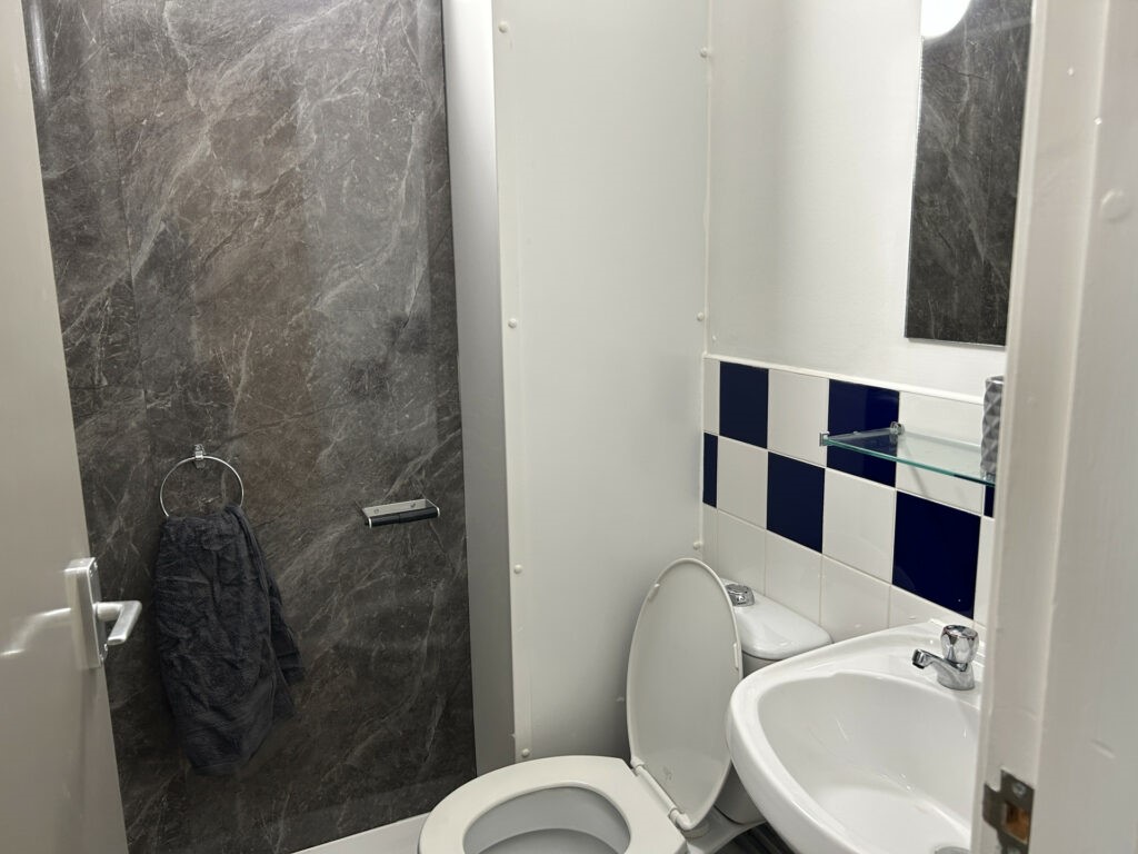  Ground Floor Deluxe En-Suite  -  Horton House  - Gallery -  5